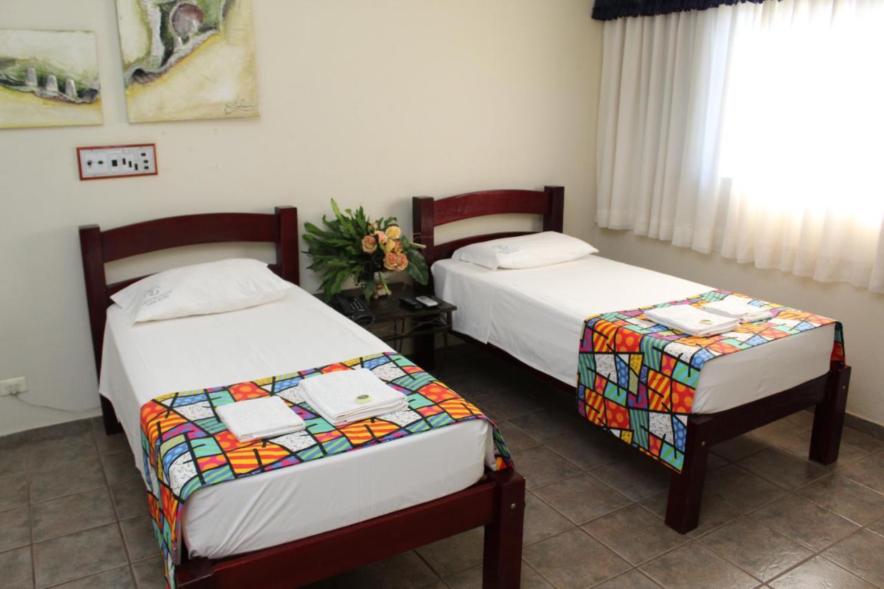 Grandes Lagos Park Hotel Jales Kültér fotó