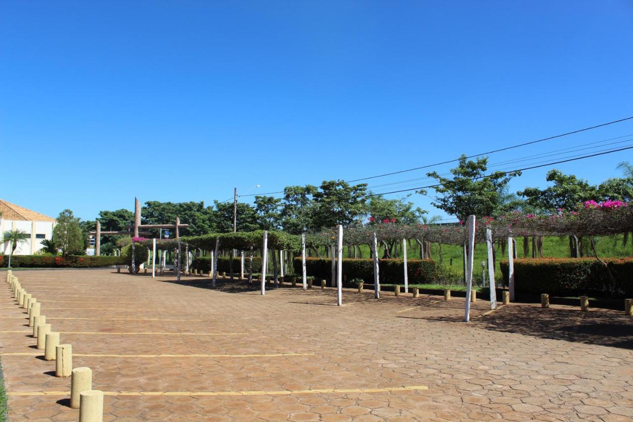 Grandes Lagos Park Hotel Jales Kültér fotó