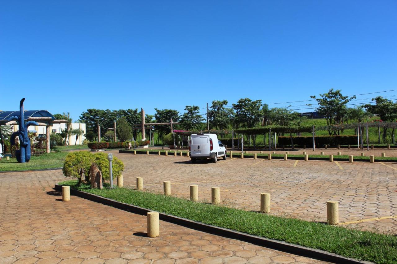 Grandes Lagos Park Hotel Jales Kültér fotó